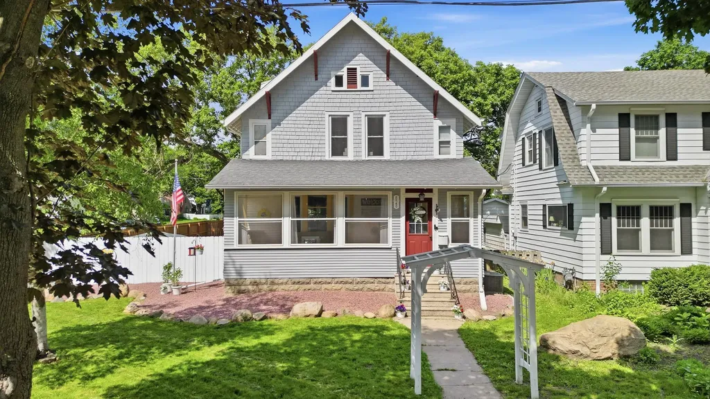 828 Baker Avenue Mankato MN 56001