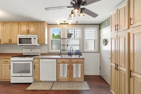 828 Baker Avenue Mankato MN 56001
