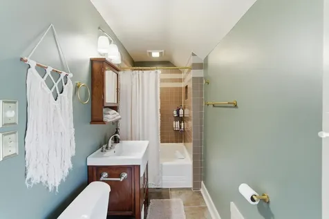 828 Baker Avenue Mankato MN 56001