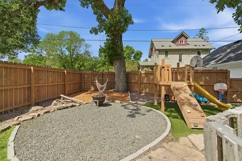 828 Baker Avenue Mankato MN 56001