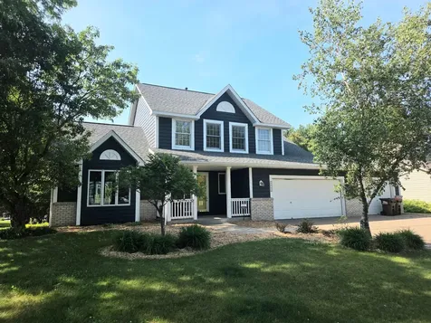 4441 Hillvale Avenue N Oakdale MN 55128