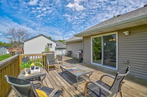 6878 Upper 28th Street N Oakdale MN 55128