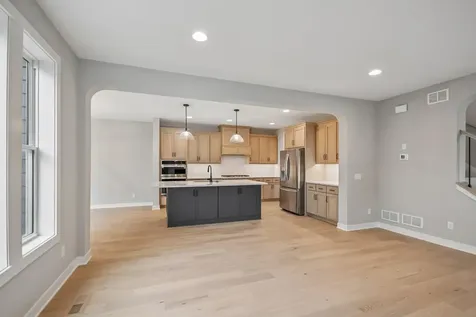 5830 Freeland Bay N Hugo MN 55038