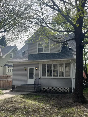 87 Cleveland Avenue S Saint Paul MN 55105
