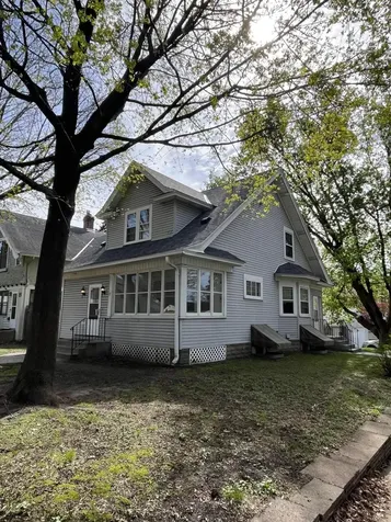 87 Cleveland Avenue S Saint Paul MN 55105