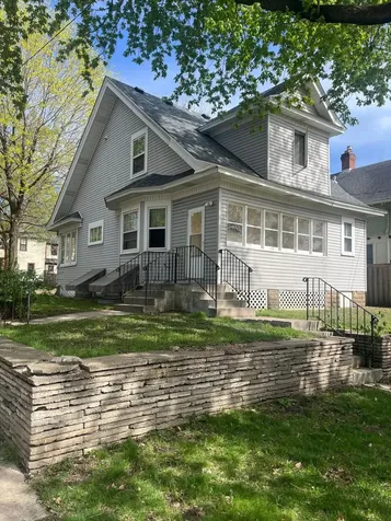 87 Cleveland Avenue S Saint Paul MN 55105
