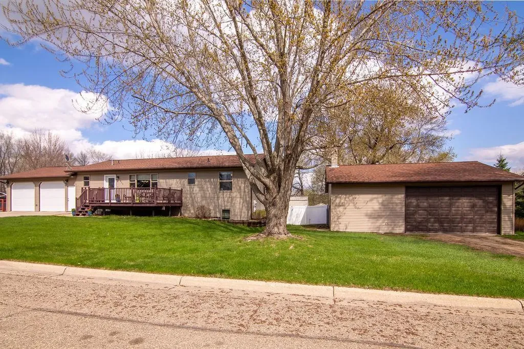 811 Roosevelt Street Alexandria MN 56308
