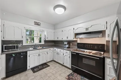 4613 Indiana Avenue N Robbinsdale MN 55422