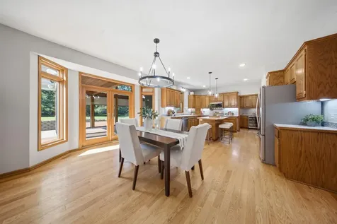 869 Mendakota Court Mendota Heights MN 55120