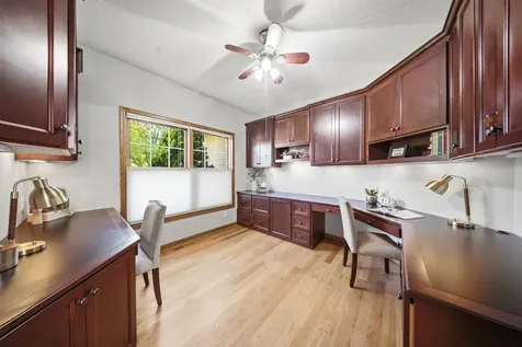 869 Mendakota Court Mendota Heights MN 55120