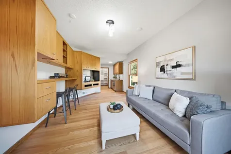 869 Mendakota Court Mendota Heights MN 55120