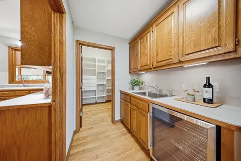 869 Mendakota Court Mendota Heights MN 55120