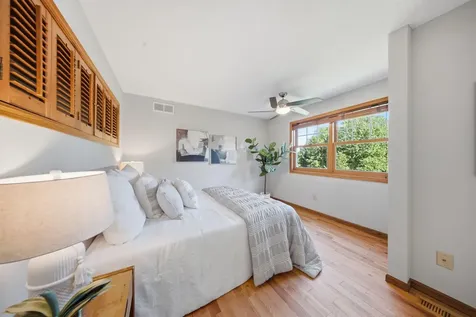 869 Mendakota Court Mendota Heights MN 55120