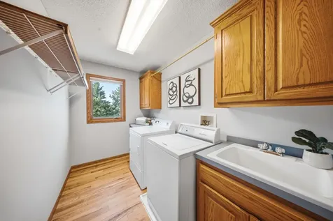 869 Mendakota Court Mendota Heights MN 55120