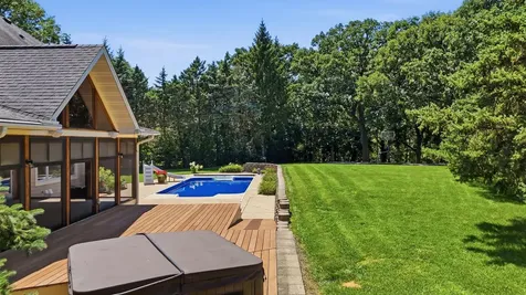 869 Mendakota Court Mendota Heights MN 55120