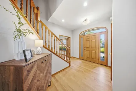 869 Mendakota Court Mendota Heights MN 55120