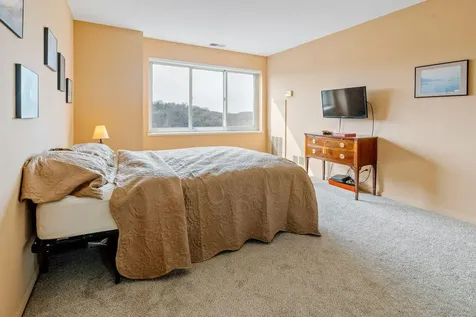 8301 Creekside Circle Bloomington MN 55437