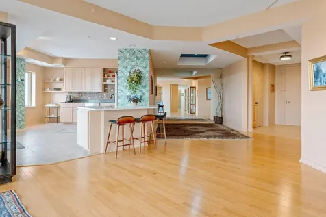 8301 Creekside Circle Bloomington MN 55437