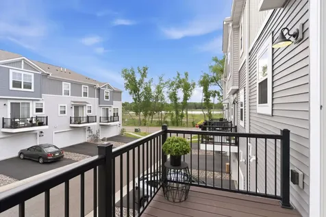 2864 Lexington Place N Roseville MN 55113