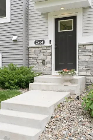 2864 Lexington Place N Roseville MN 55113