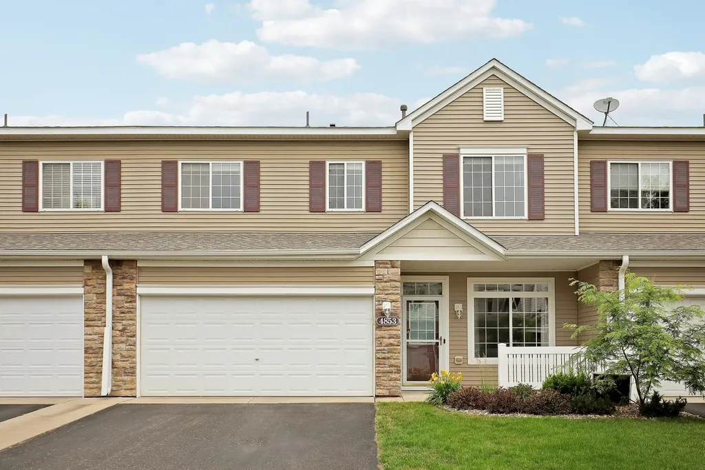 4853 Bisset Lane Inver Grove Heights MN 55076