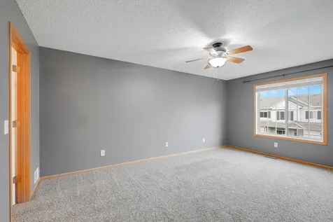 4853 Bisset Lane Inver Grove Heights MN 55076