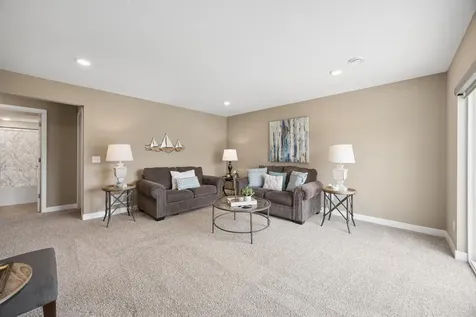 18192 Hartlin Avenue Lakeville MN 55044