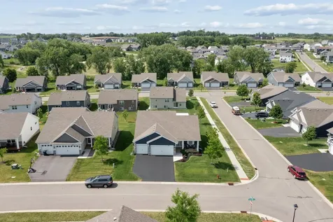 18192 Hartlin Avenue Lakeville MN 55044