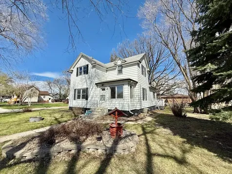 404 2nd Street S Wahpeton ND 58075