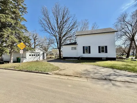 404 2nd Street S Wahpeton ND 58075