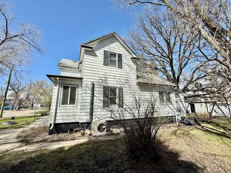 404 2nd Street S Wahpeton ND 58075