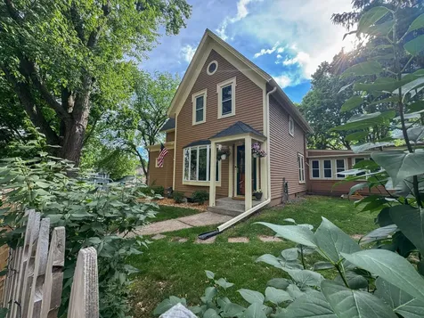 906 4th Street N Stillwater MN 55082