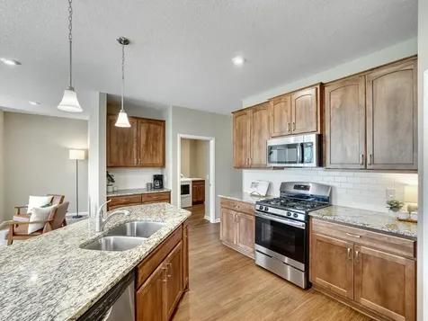 1085 Roselyn Drive Victoria MN 55386