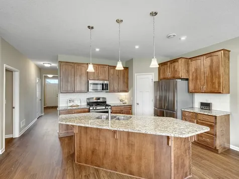 1085 Roselyn Drive Victoria MN 55386