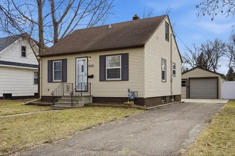 1522 10th Avenue S Fargo ND 58103