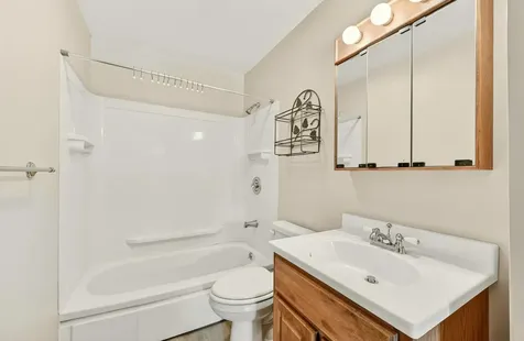 402 Strathmore Lane SE Rochester MN 55904