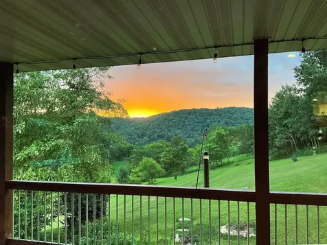 24242 Pfeiffer Hill Road Winona MN 55987