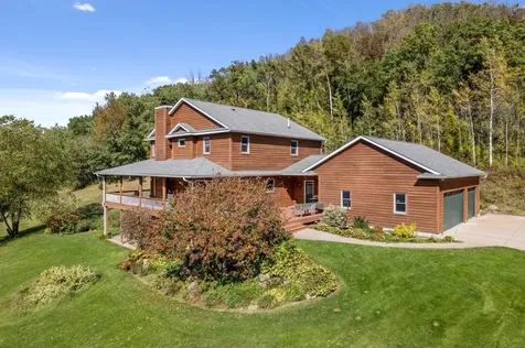 24242 Pfeiffer Hill Road Winona MN 55987