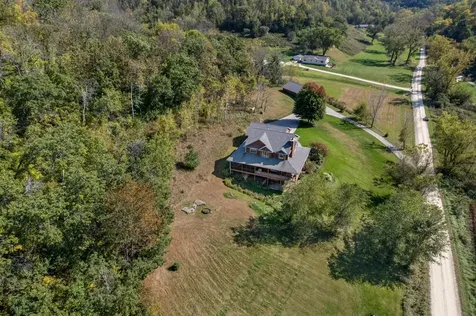 24242 Pfeiffer Hill Road Winona MN 55987