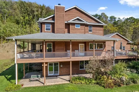 24242 Pfeiffer Hill Road Winona MN 55987