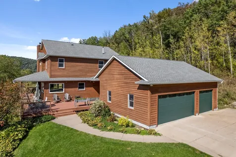 24242 Pfeiffer Hill Road Winona MN 55987