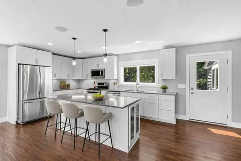 4540 Enchanted Point Mound MN 55364