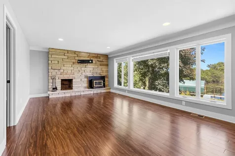 4540 Enchanted Point Mound MN 55364