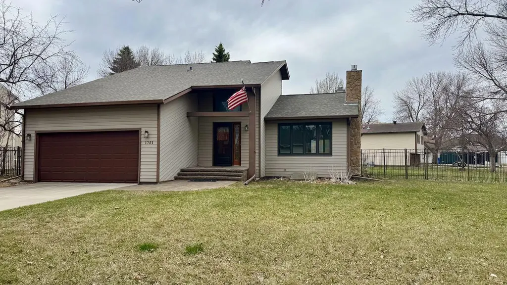 1751 23rd Street S Fargo ND 58103