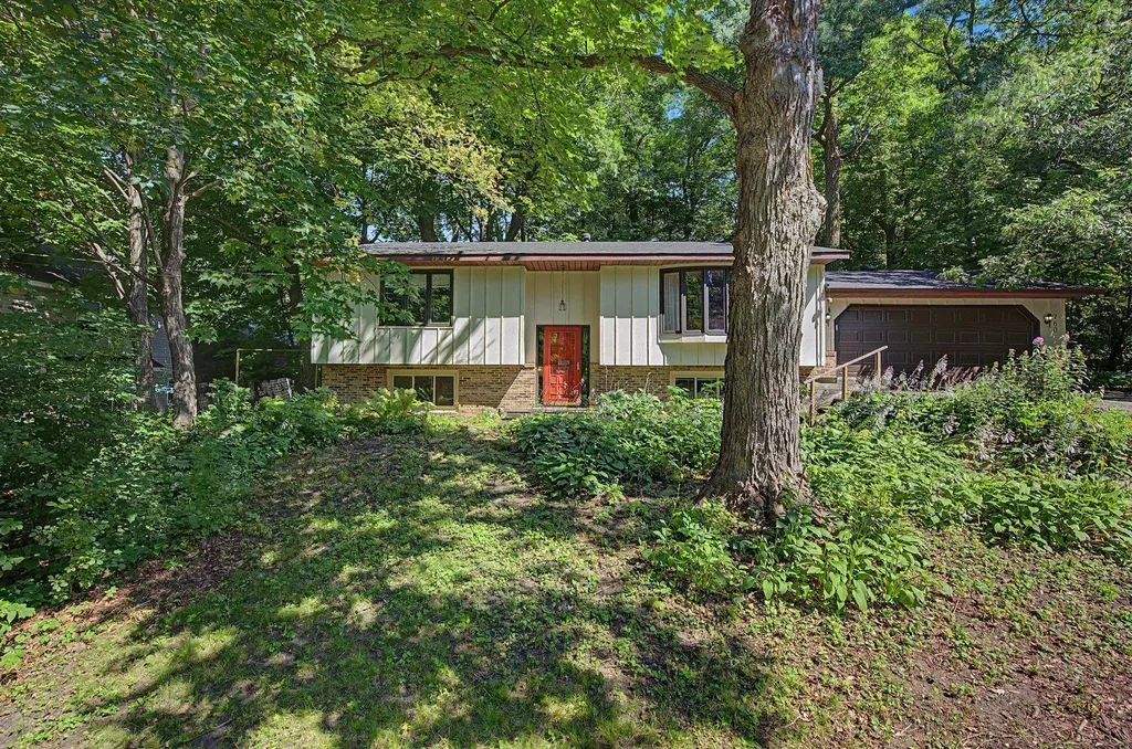 760 Ponderosa Drive Chanhassen MN 55317