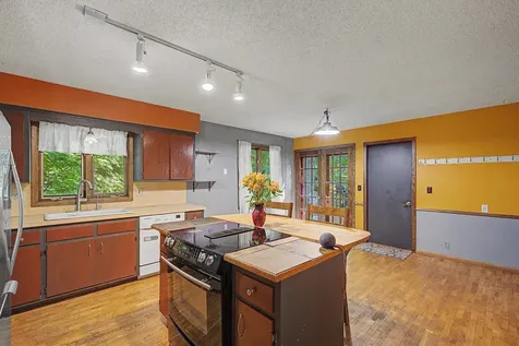 760 Ponderosa Drive Chanhassen MN 55317