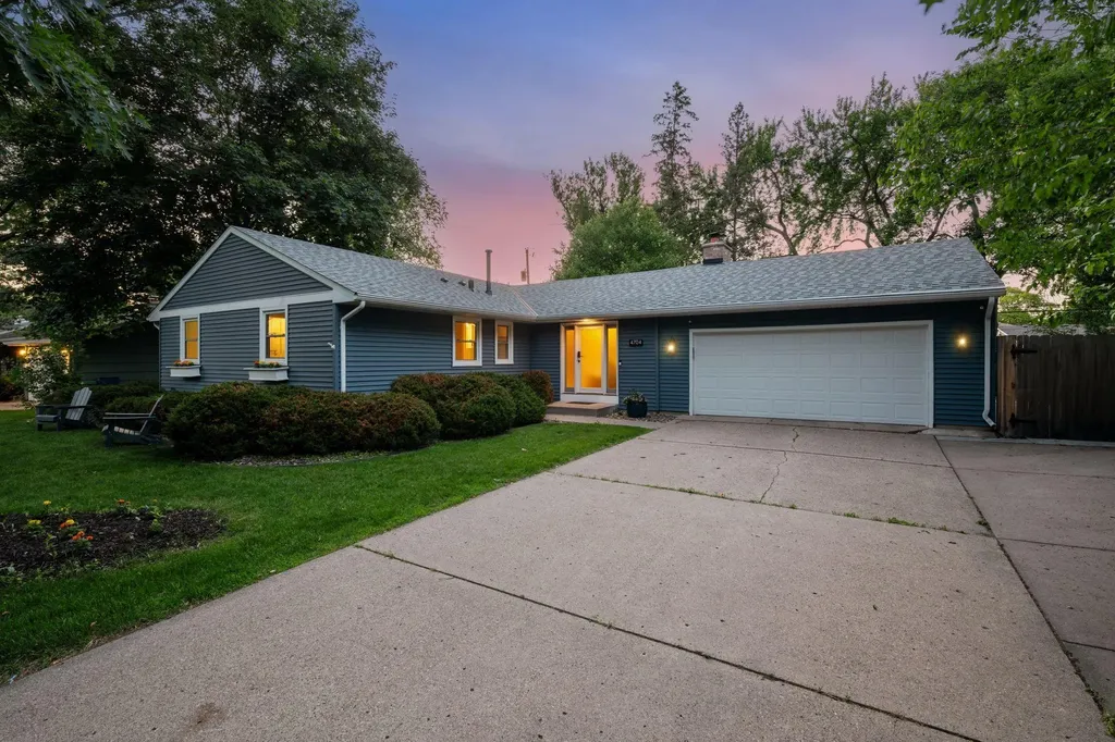 4704 W 70th Street Edina MN 55435
