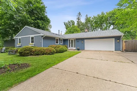 4704 W 70th Street Edina MN 55435