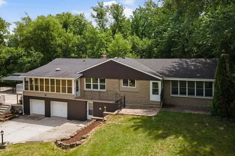 30 Woodridge Lane Sunfish Lake MN 55077