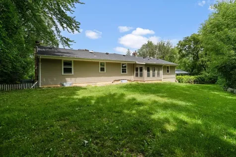 30 Woodridge Lane Sunfish Lake MN 55077